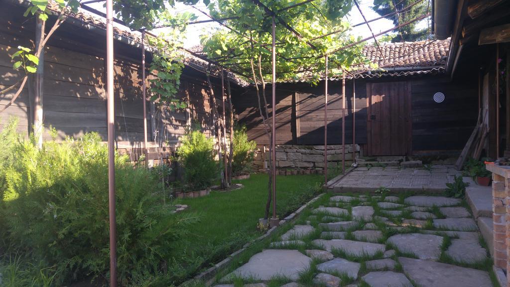 Къща за гости Стръмена Елена Екстериор снимка